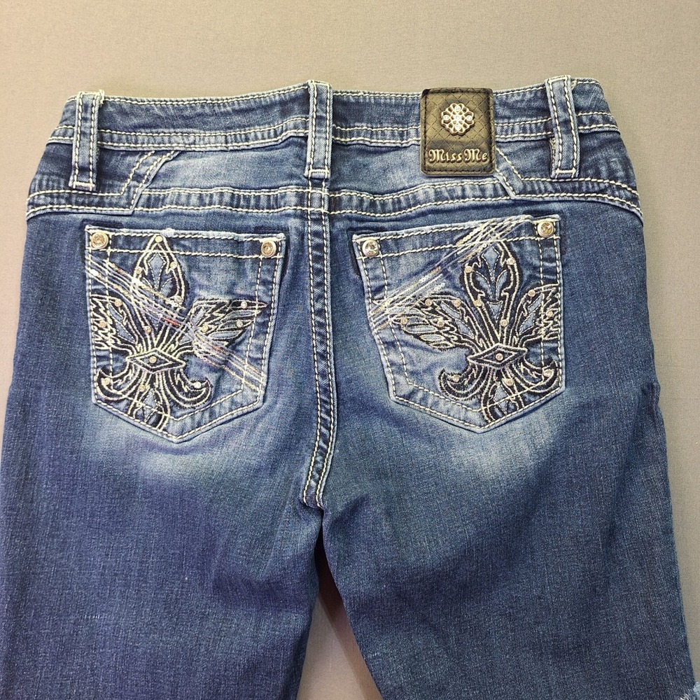 Miss Me M3780B Mid-Rise Bootcut Jeans Blue Fleur De Lis Embroidered Sequin 28